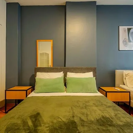 Apartment 3-bedroom With Balcony